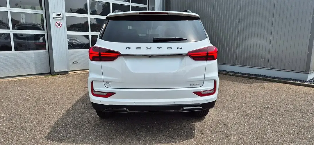 KGM Rexton - Thumbnail 3