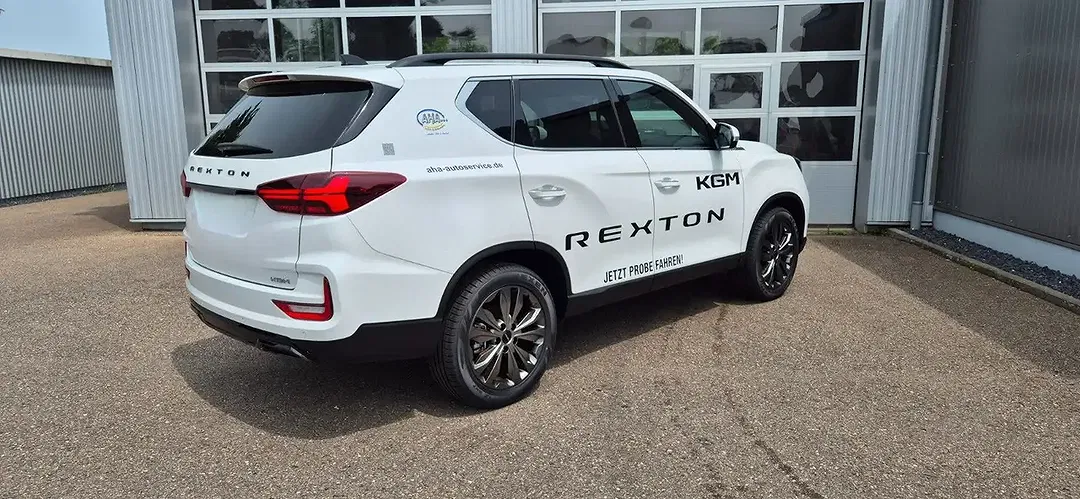 KGM Rexton - Thumbnail 4