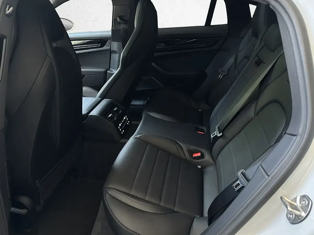 Porsche Panamera E-Hybrid - Thumbnail 8