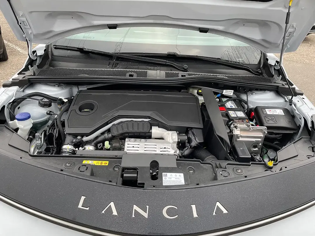 Lancia Ypsilon Hybrid HF - foto 15