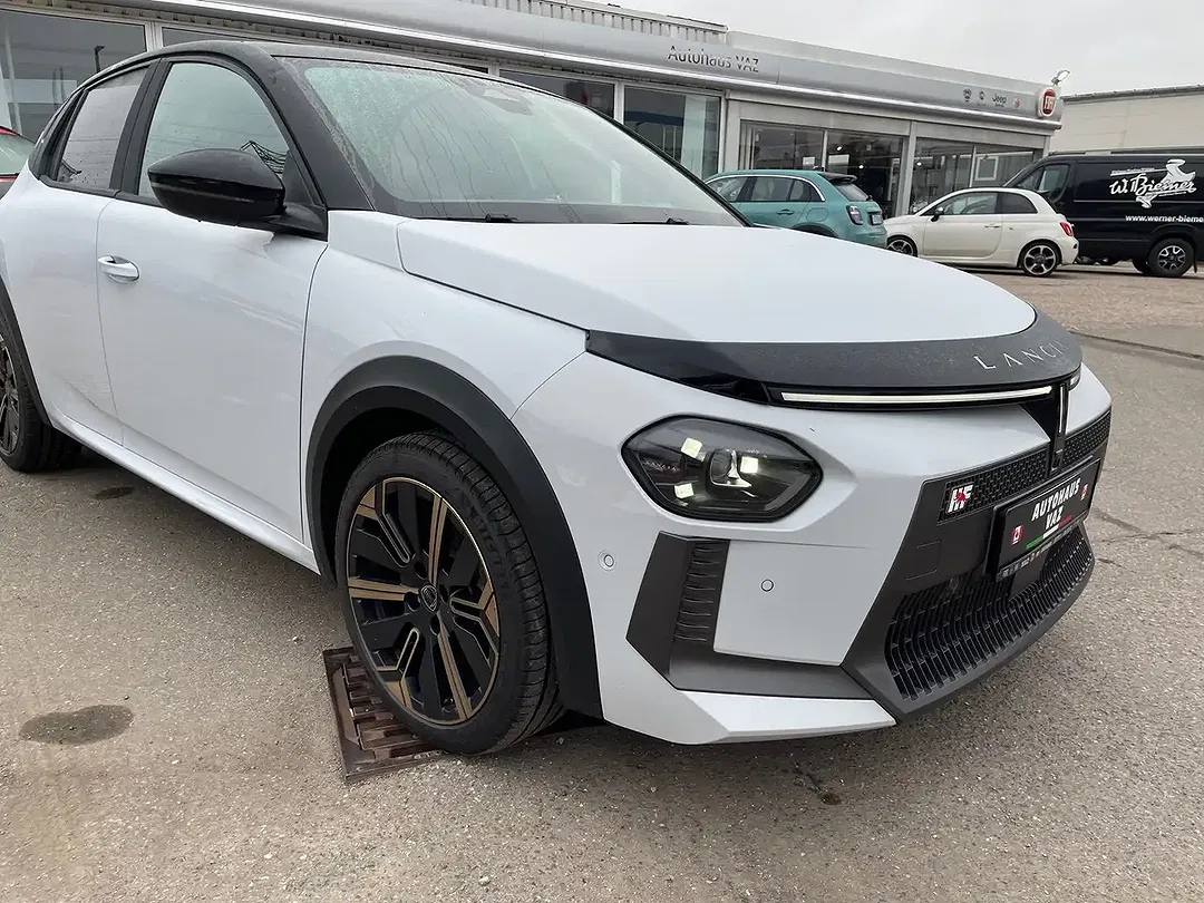 Lancia Ypsilon Hybrid HF - Thumbnail 3