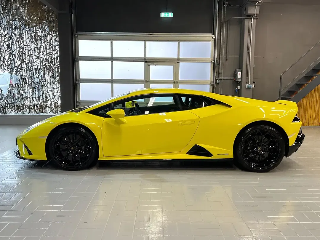 Lamborghini Huracán RWD EVO - Thumbnail 4