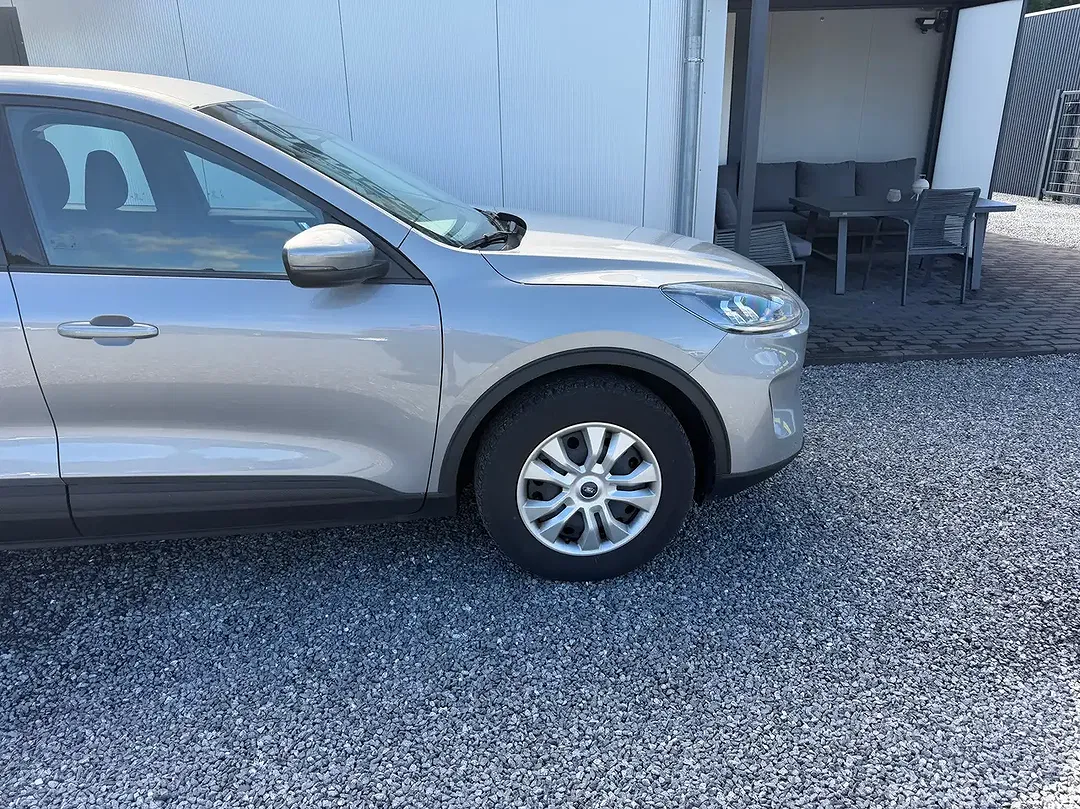 Ford Kuga - foto 2