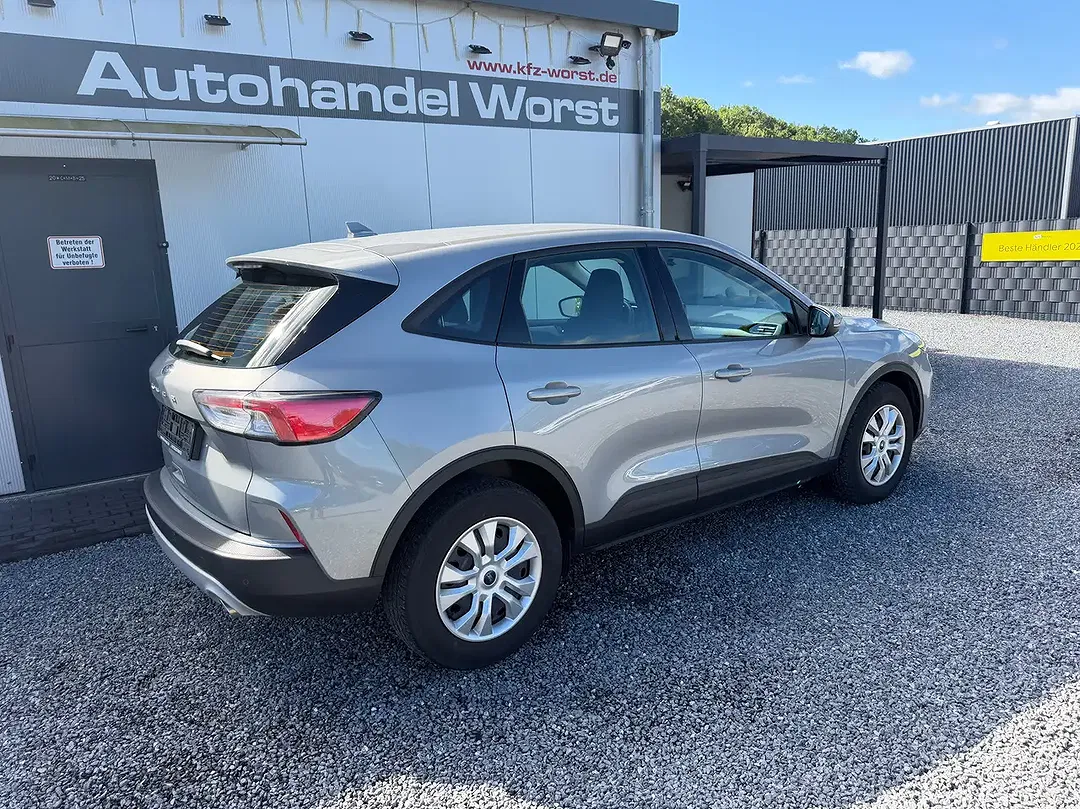 Ford Kuga - Thumbnail 3