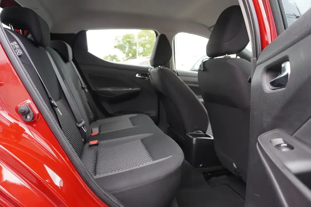 Nissan Micra 1.0 - foto 14