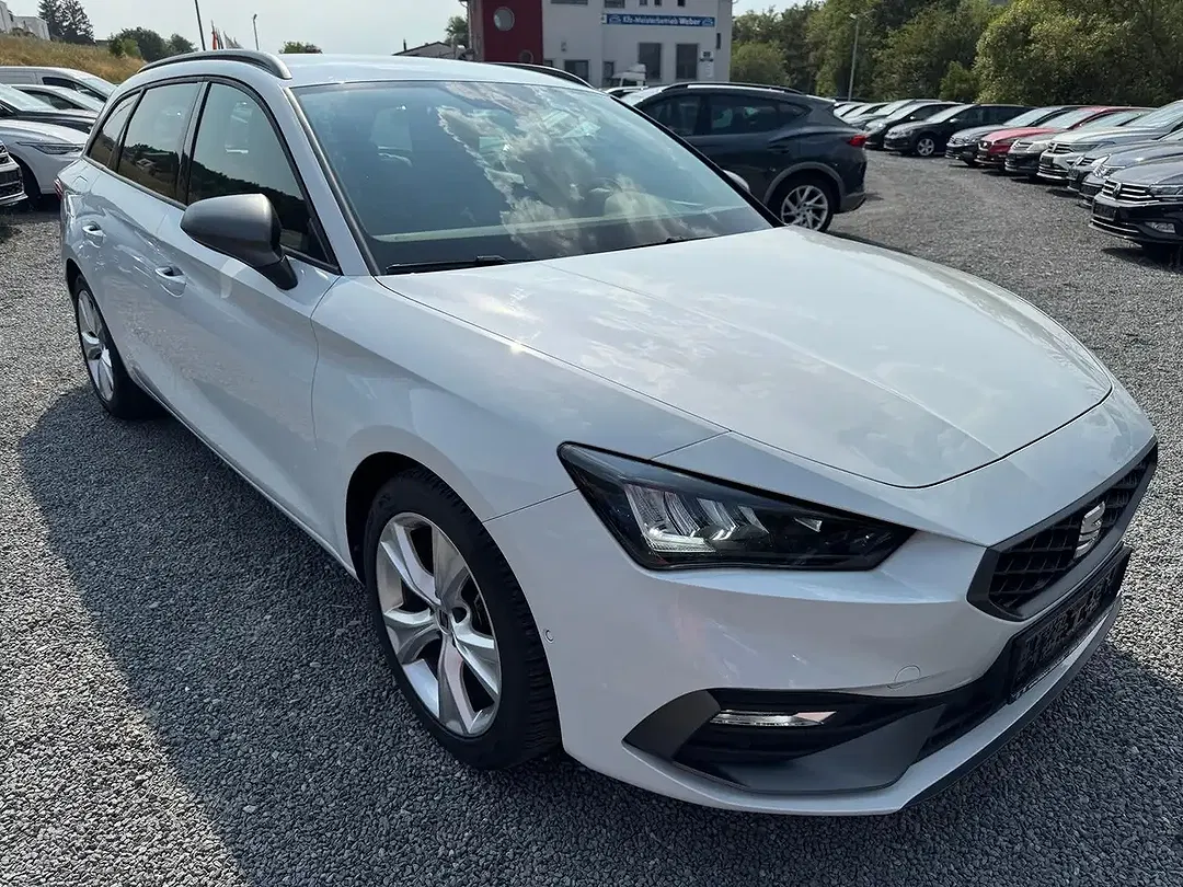 SEAT Leon 1.5 eTSI DSG FR - foto 1