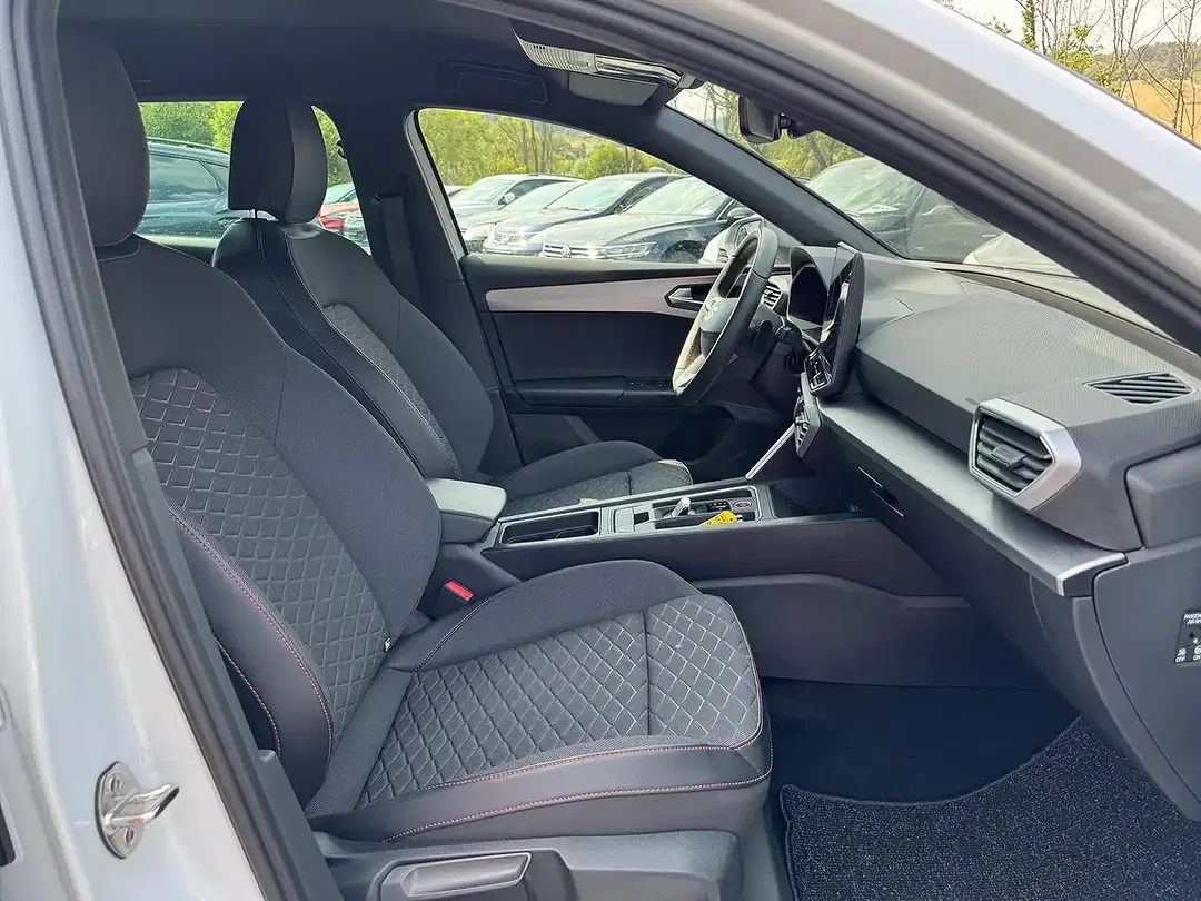 SEAT Leon 1.5 eTSI DSG FR - Thumbnail 11