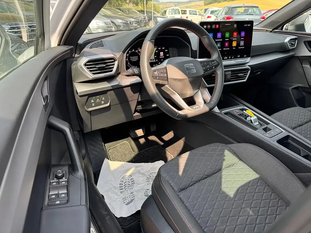 SEAT Leon 1.5 eTSI DSG FR - Thumbnail 12