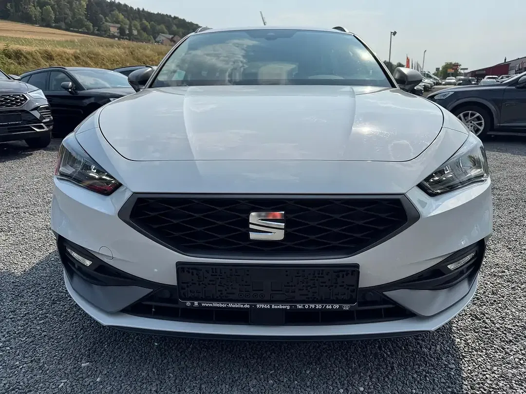 SEAT Leon 1.5 eTSI DSG FR - foto 2
