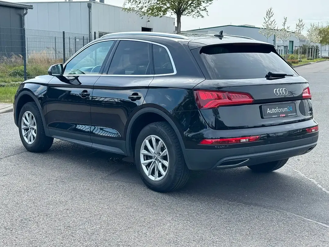 Audi Q5 40 TDI quattro Base - Thumbnail 3