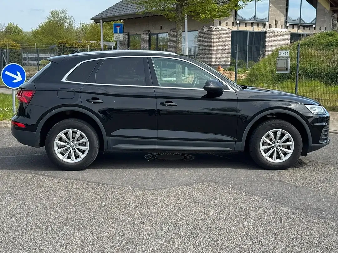 Audi Q5 40 TDI quattro Base - Thumbnail 6