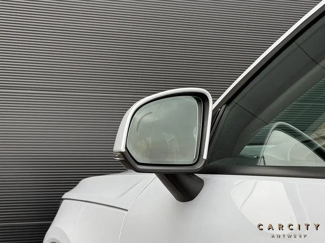 Volvo XC40 T2 Momentum - Thumbnail 5