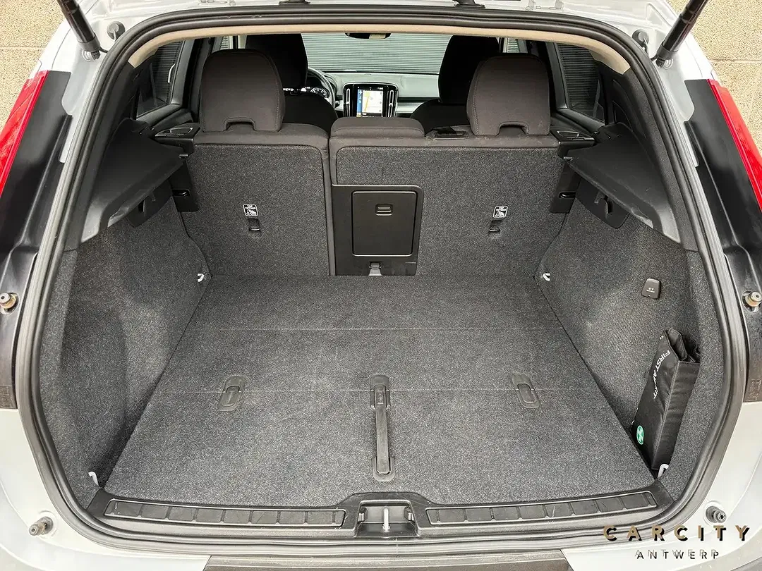 Volvo XC40 T2 Momentum - Thumbnail 7