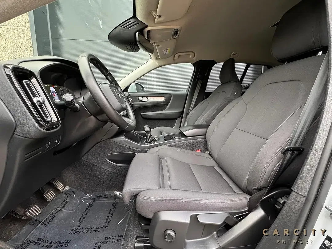 Volvo XC40 T2 Momentum - Thumbnail 9