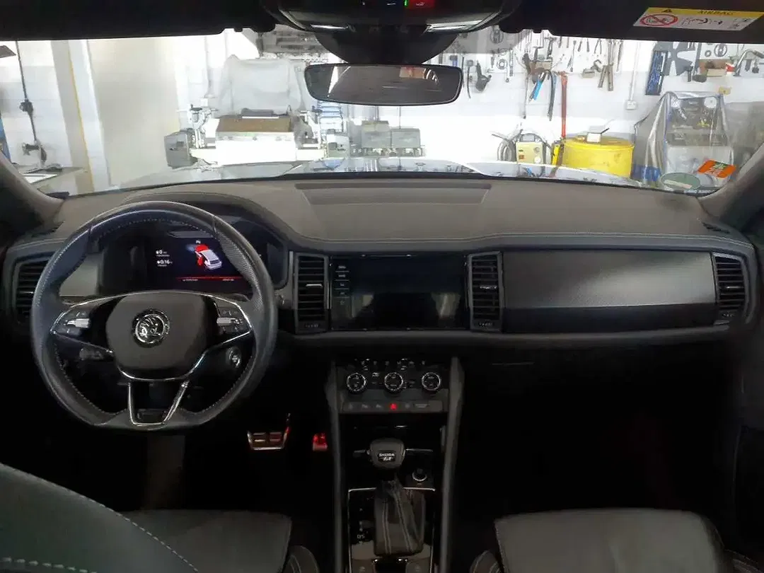 Skoda Kodiaq 2.0 TDI 4x4 Sportline - Thumbnail 3
