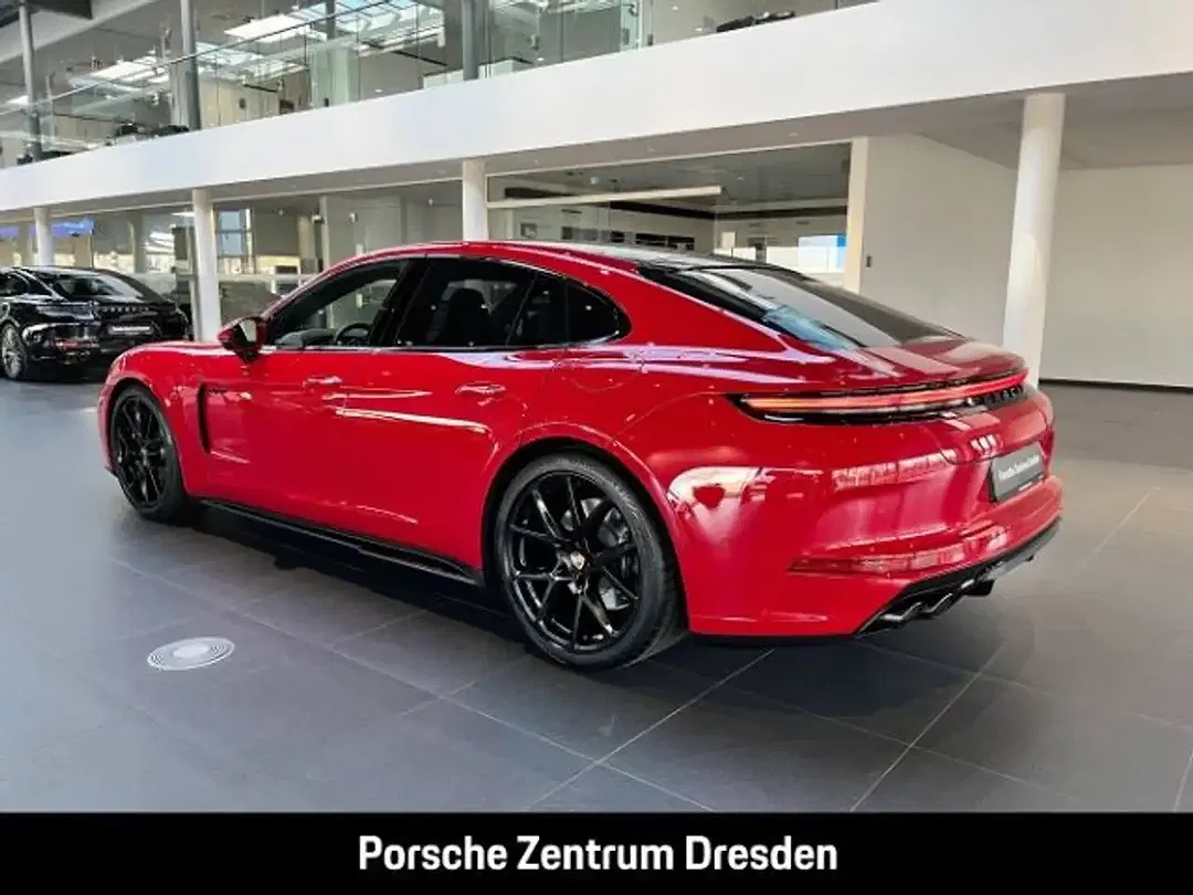 Porsche Panamera E-Hybrid 4 - Thumbnail 3