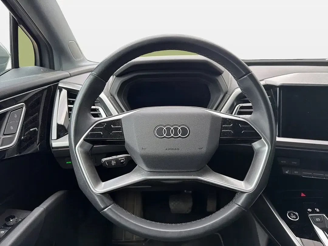 Audi Q4 e-tron 40 - Thumbnail 12