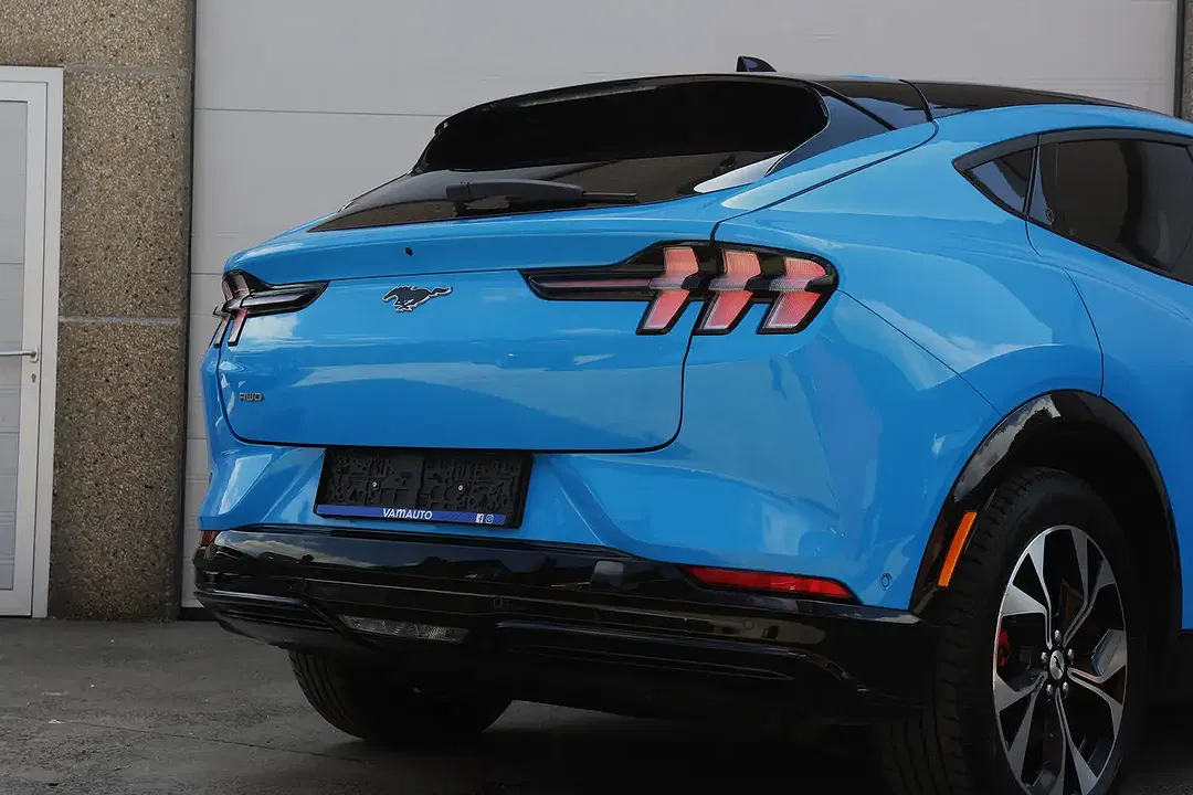 Ford Mustang Mach-E 4x4 Premium - foto 10