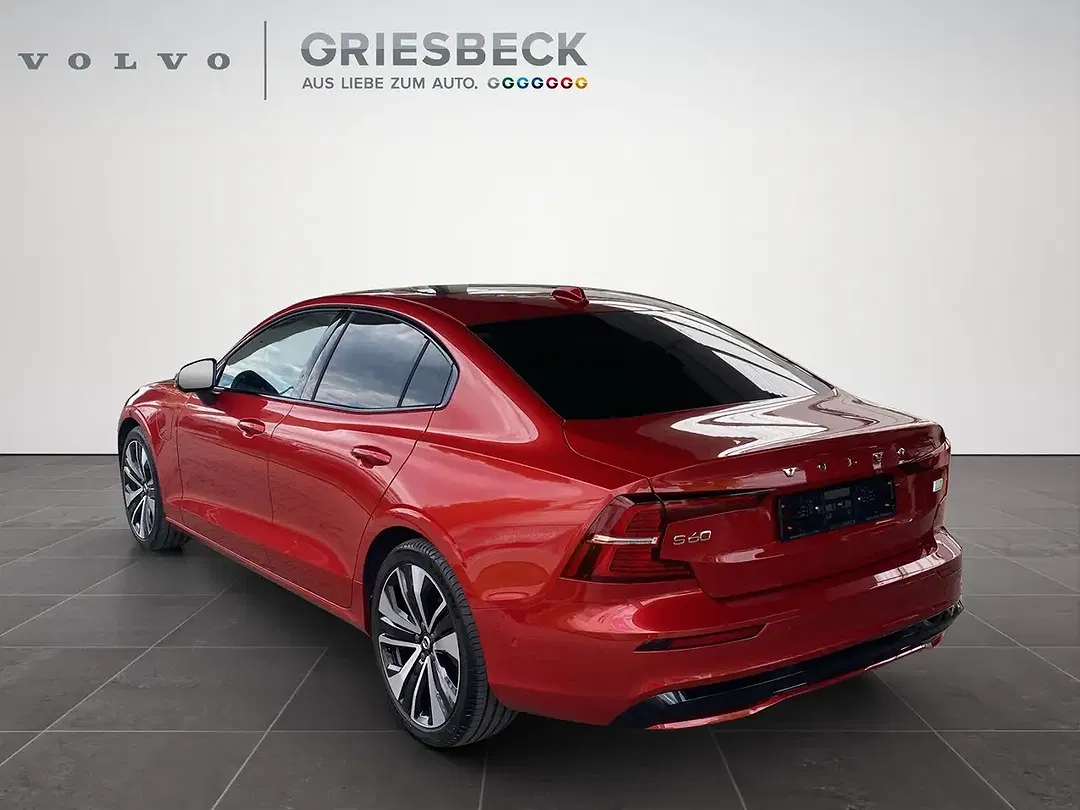 Volvo S60 T8 Recharge - Thumbnail 3