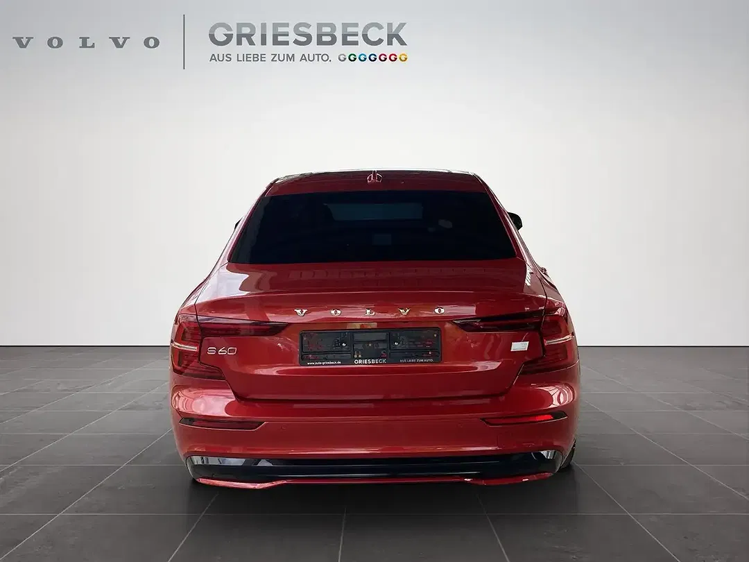 Volvo S60 T8 Recharge - Thumbnail 4