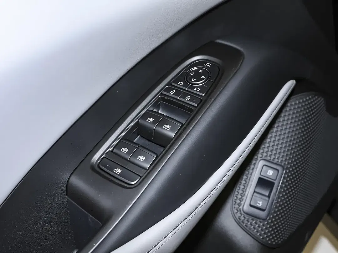 BYD Seal 6 DM-i Touring Comfort - Thumbnail 13