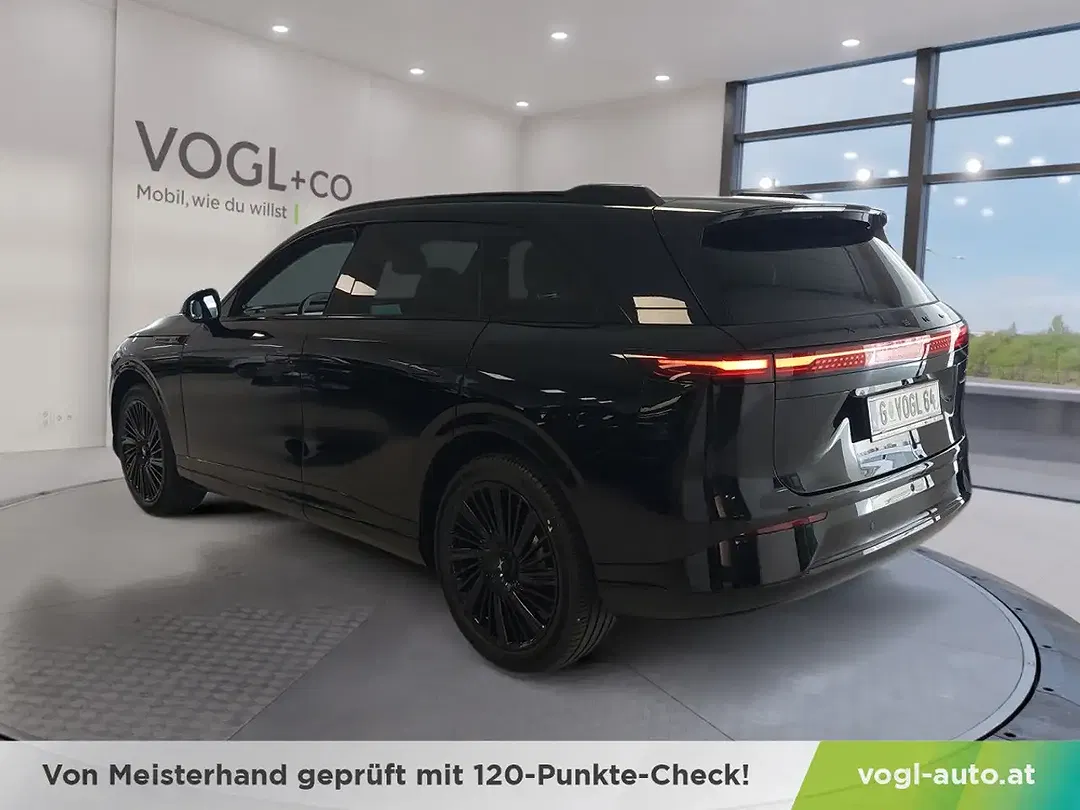 Xpeng G9 AWD Performance - Thumbnail 3