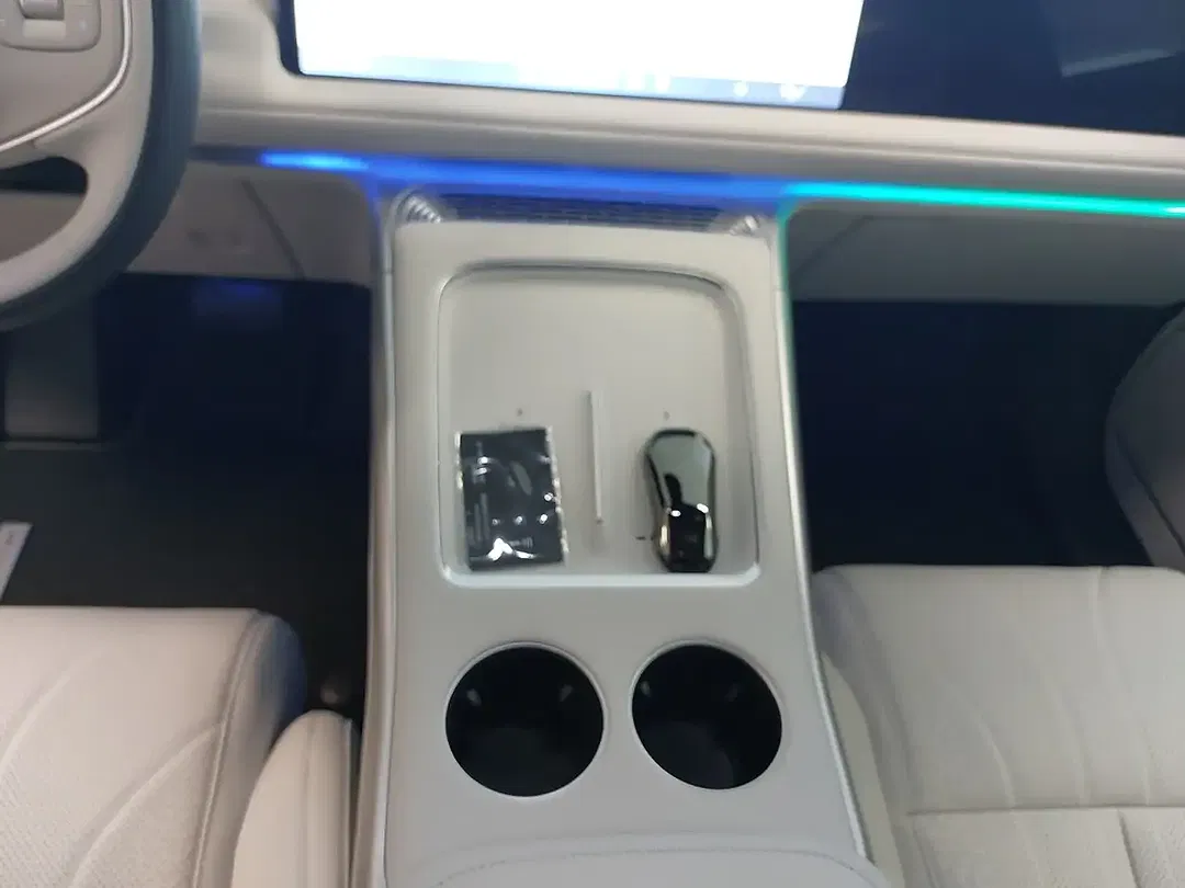 Xpeng G9 AWD Performance - Thumbnail 9
