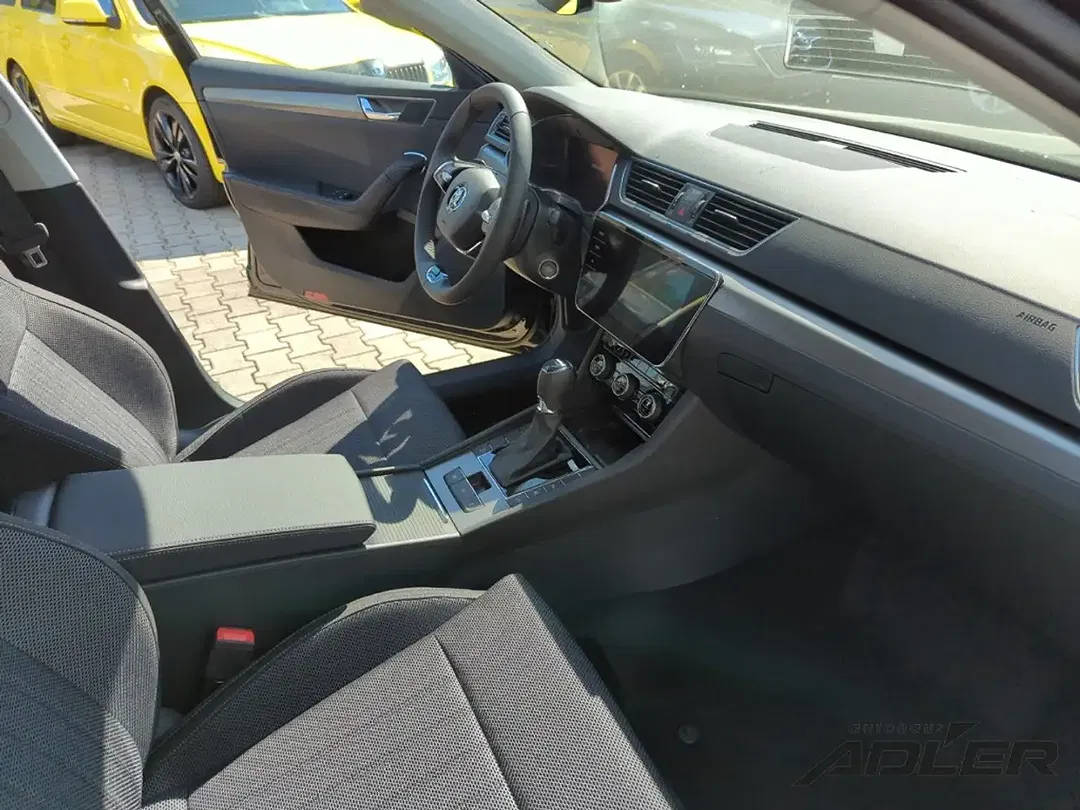 Skoda Superb 2.0 TDI DSG Combi Style - Thumbnail 9