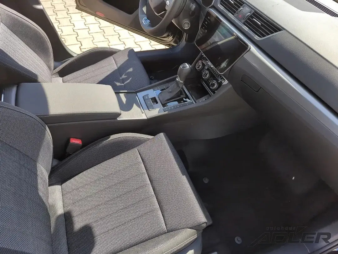 Skoda Superb 2.0 TDI DSG Combi Style - Thumbnail 10