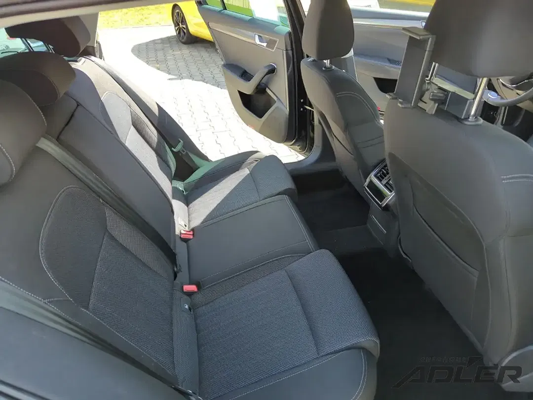 Skoda Superb 2.0 TDI DSG Combi Style - Thumbnail 12