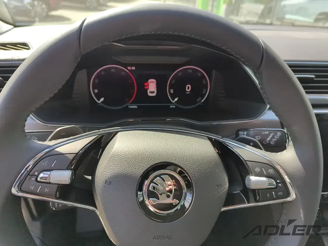 Skoda Superb 2.0 TDI DSG Combi Style - foto 14