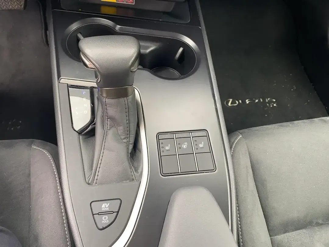 Lexus UX 250h Style Edition - Thumbnail 17