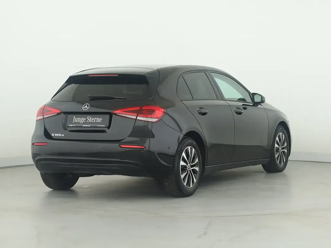 Mercedes-Benz A 180 AUT - Thumbnail 2