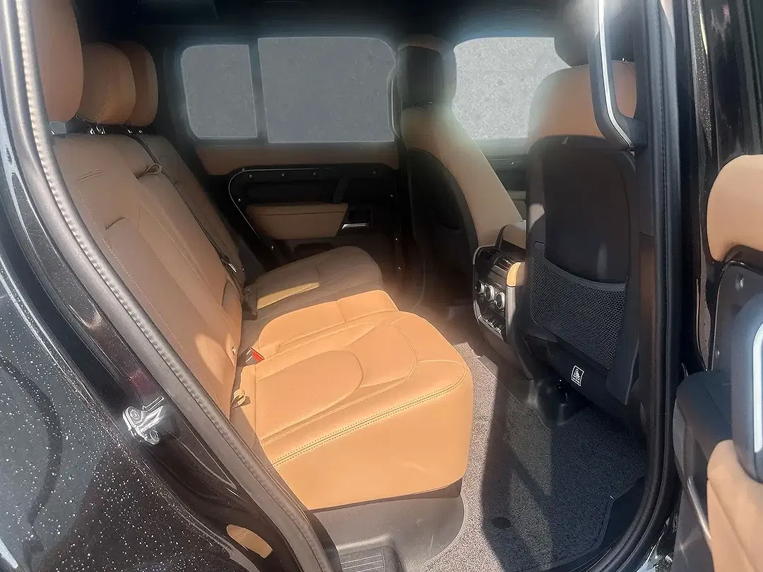 Land Rover Defender P300e 110 X-Dynamic HSE - Thumbnail 5