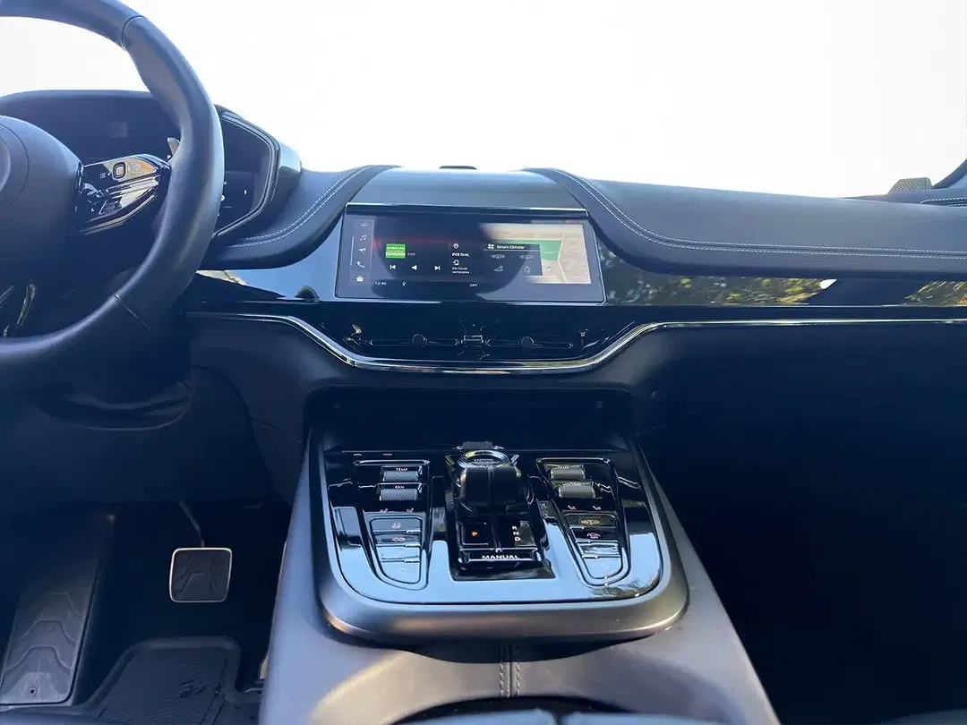 Aston Martin DBX 707 - foto 15