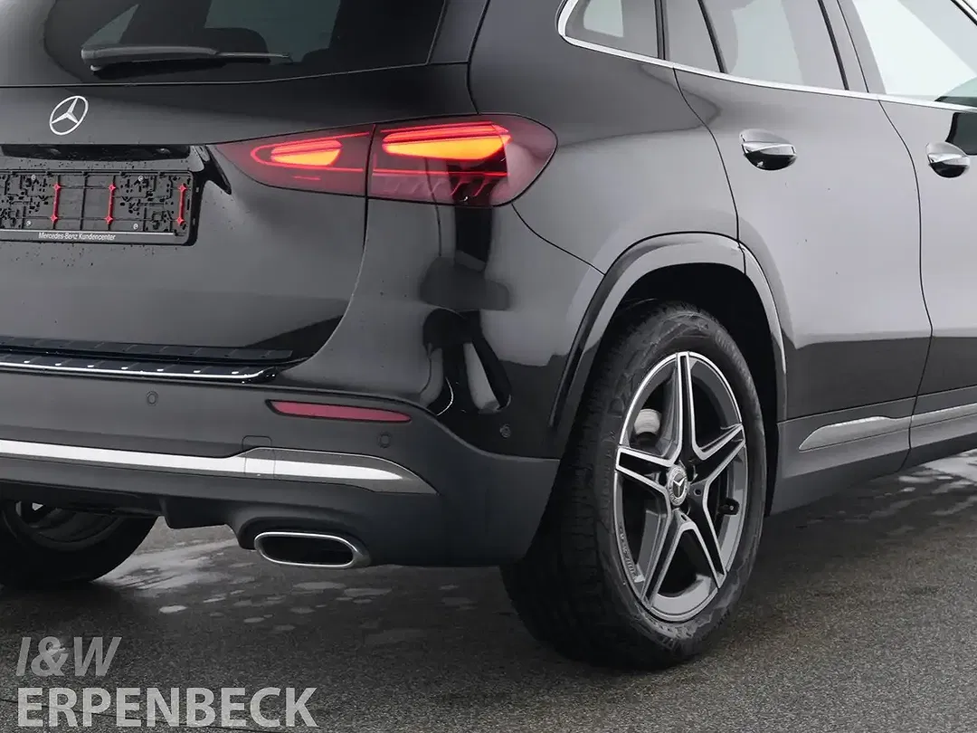 Mercedes-Benz GLA 200 AMG Line - Thumbnail 3