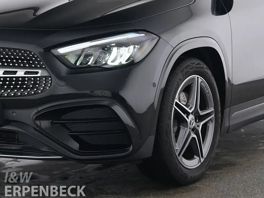 Mercedes-Benz GLA 200 AMG Line - Thumbnail 4