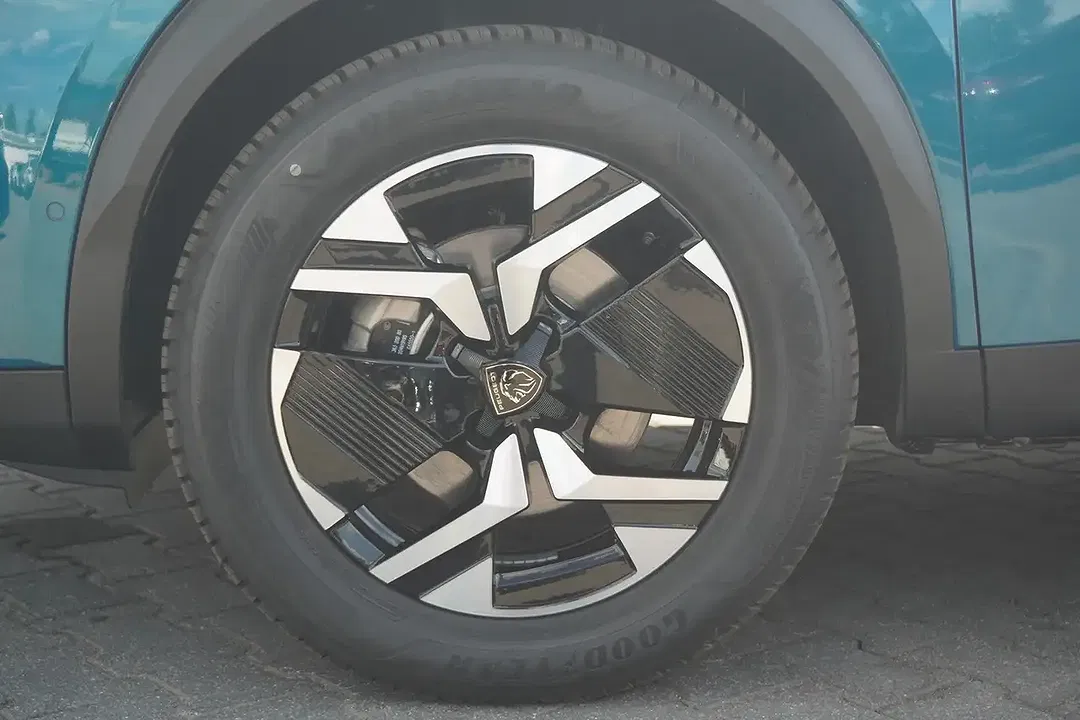 Peugeot 2008 145 AUT Hybrid GT - Thumbnail 8