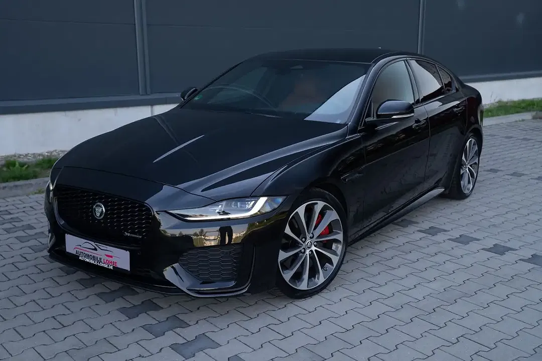 Jaguar XE R-Dynamic SE Black - foto 1