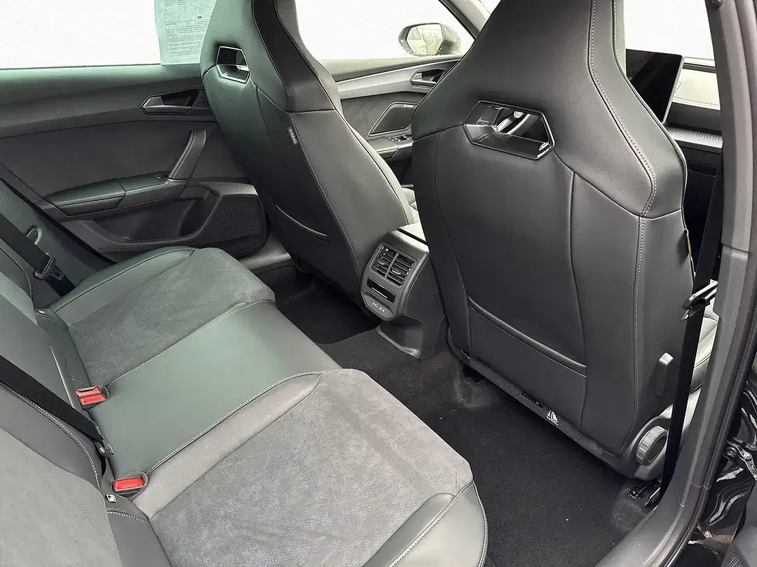 CUPRA Leon 2.0 TSI DSG 4Drive VZ - Thumbnail 8