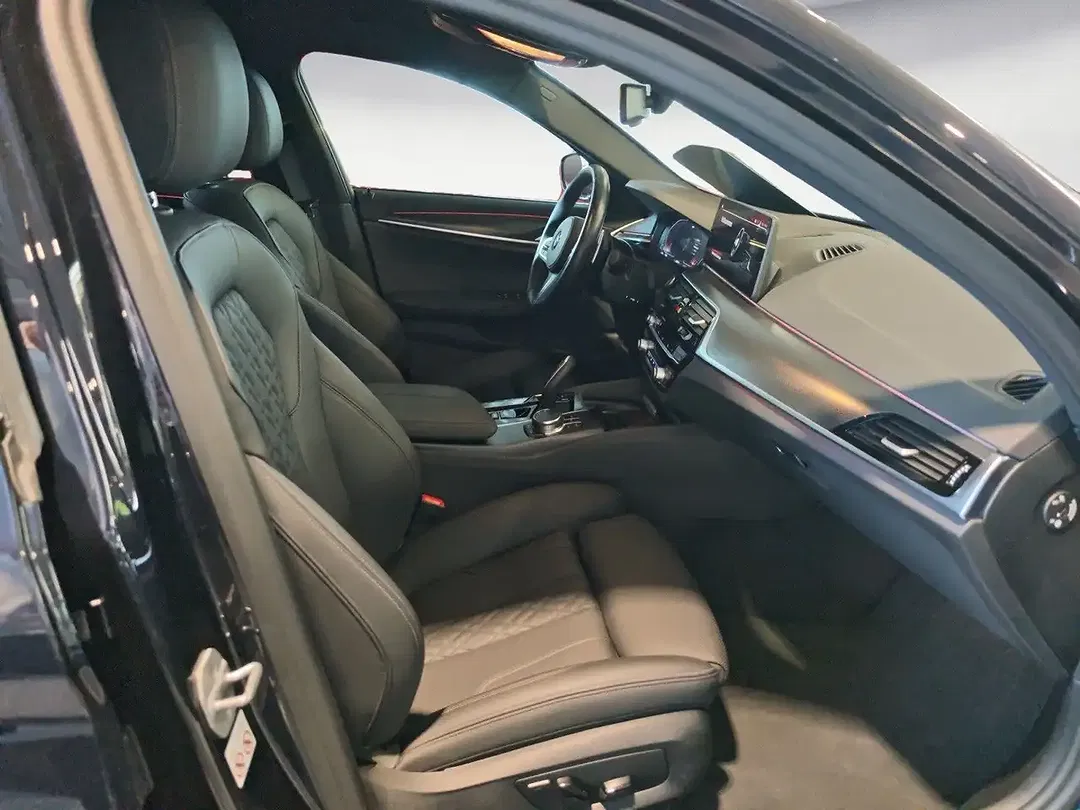 BMW 520 AUT Touring M Sport Business - Thumbnail 12