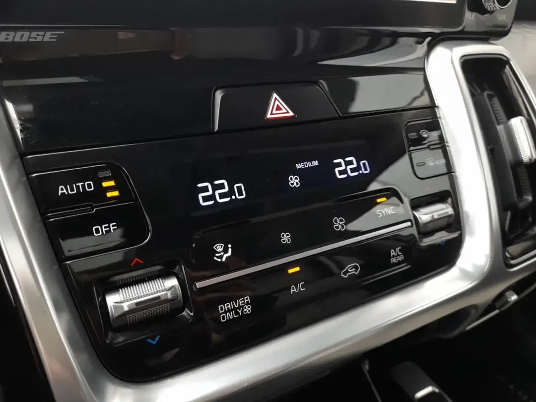 Kia Sorento PHEV 4WD - Thumbnail 6