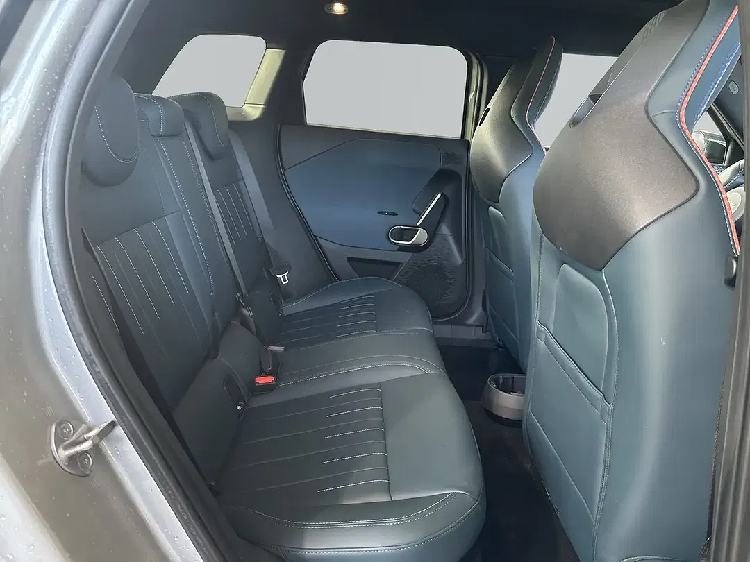 MINI Aceman E Favoured Trim - Thumbnail 10