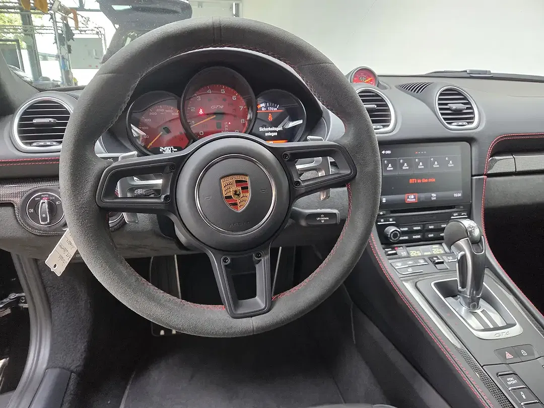 Porsche 718 PDK Sport Chrono - Thumbnail 8