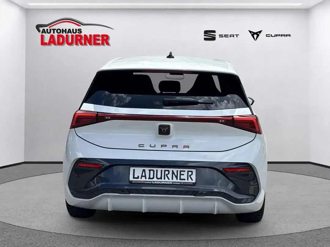 CUPRA Born - Thumbnail 3
