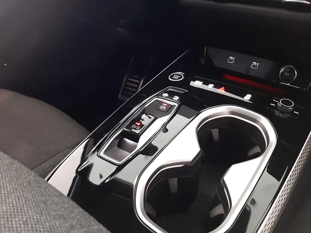 Audi A6 quattro Avant - Thumbnail 11