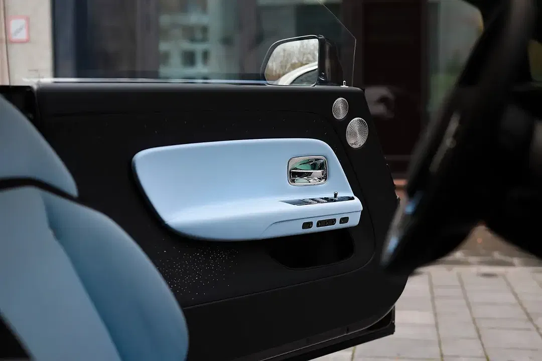 Rolls-Royce Spectre - Thumbnail 10