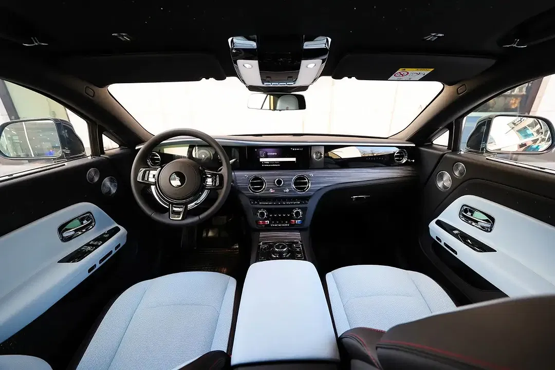 Rolls-Royce Spectre - Thumbnail 13
