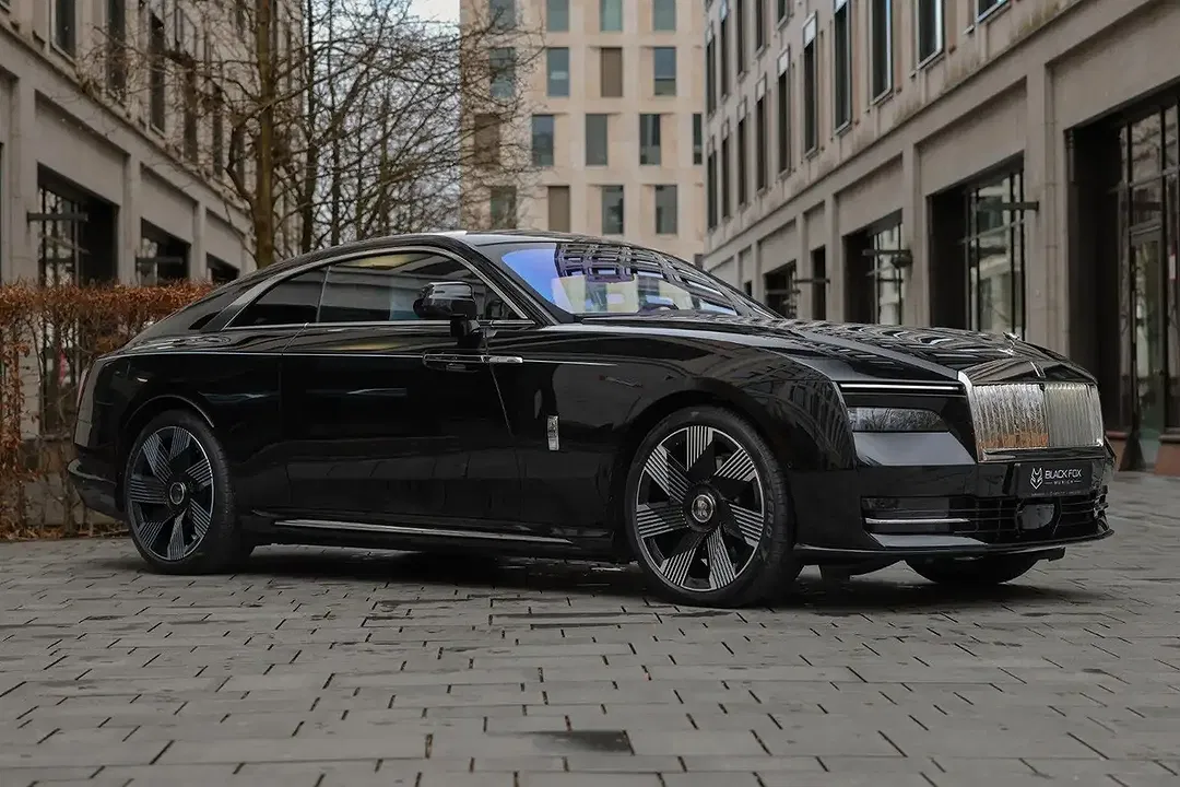 Rolls-Royce Spectre - Thumbnail 3