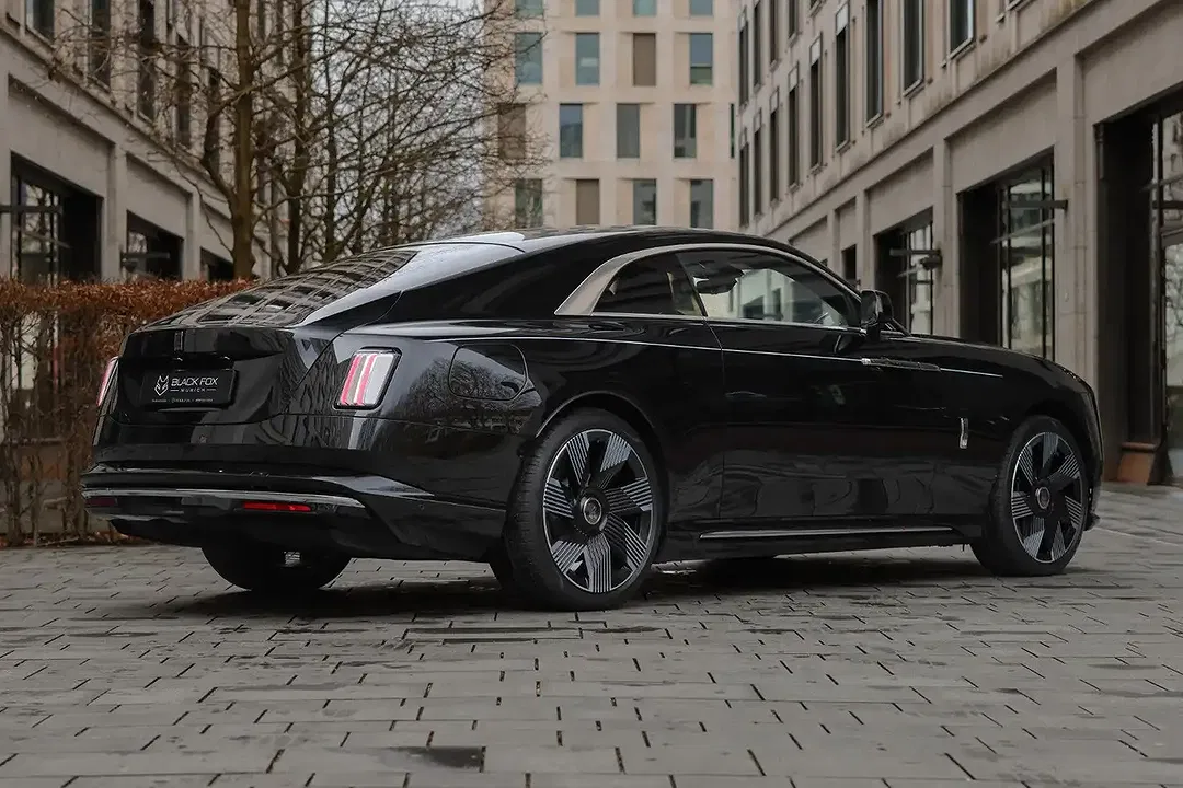 Rolls-Royce Spectre - Thumbnail 5